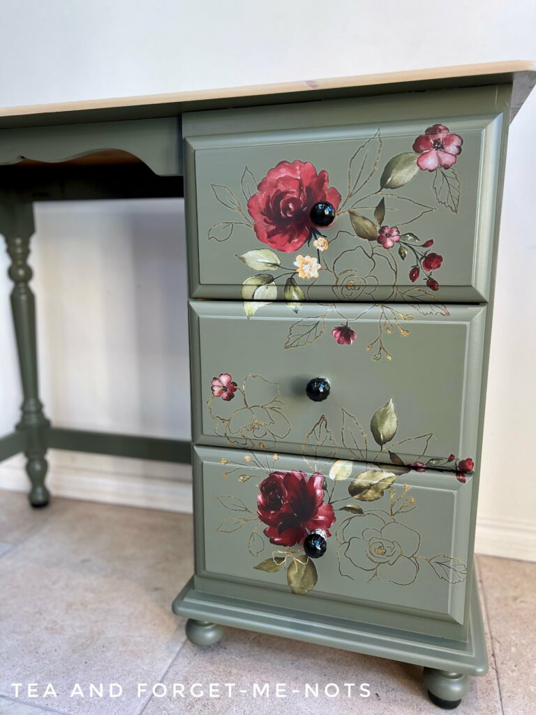 close up of the drawers on the Diy Desk Makeover 