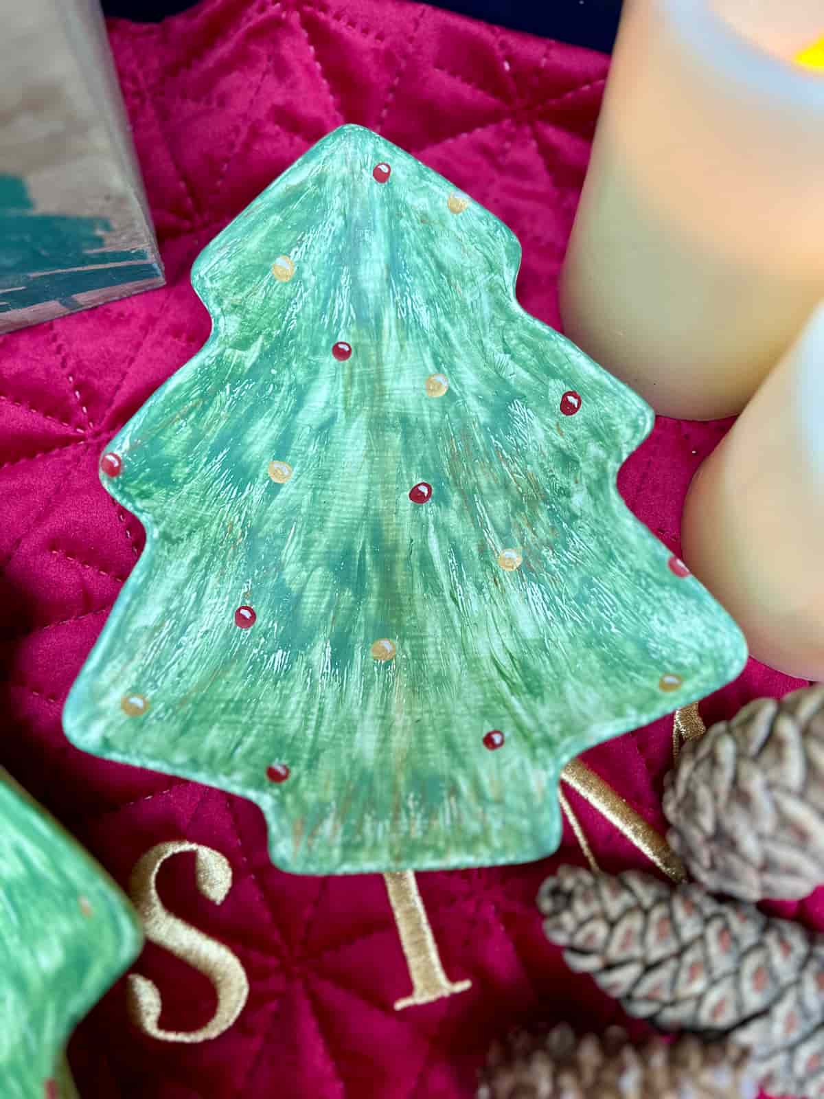 how-to-paint-a-ceramic-christmas-tree-with-vintage-feel-tea-and