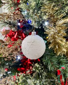 Snowball bauble